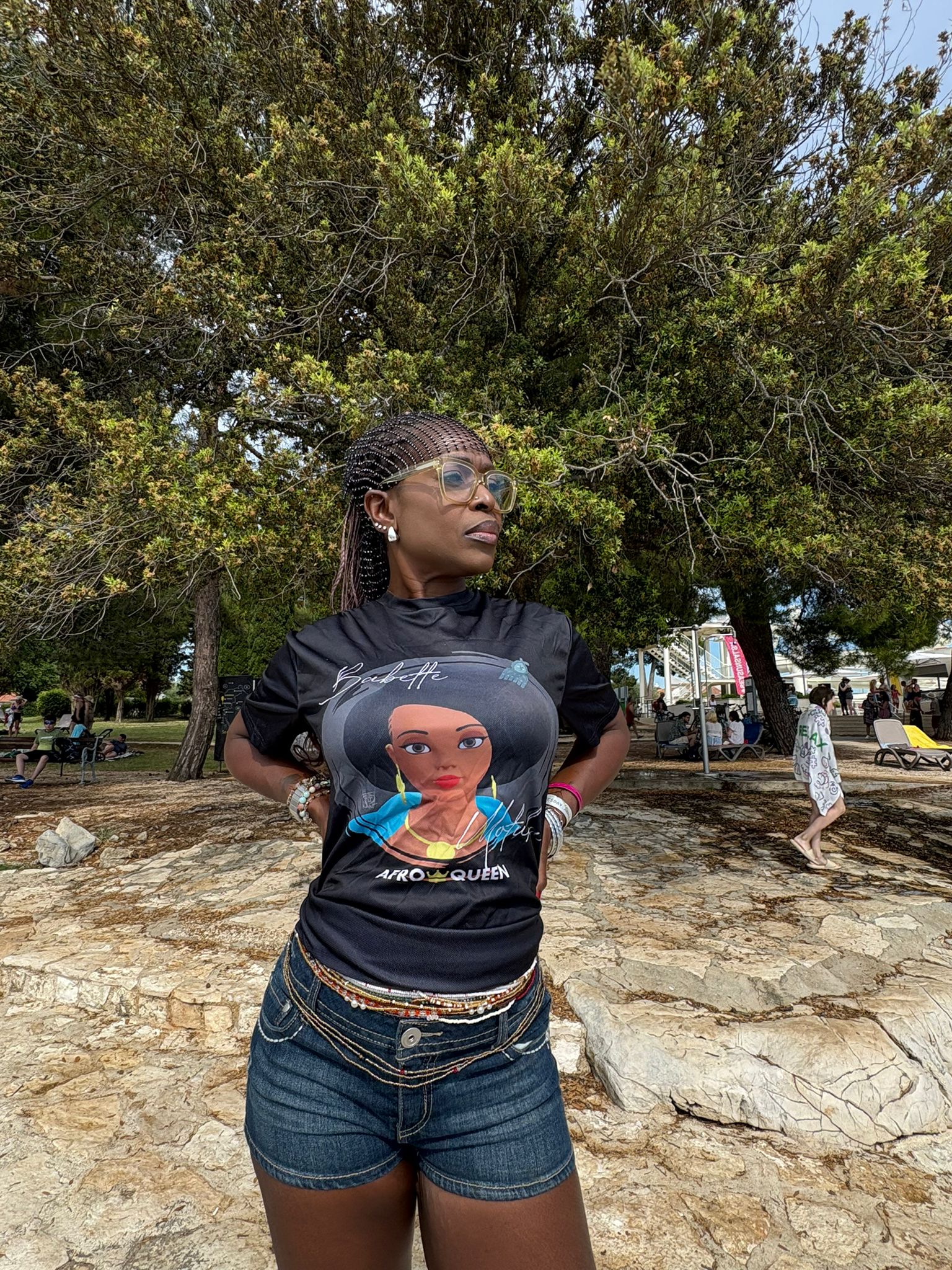 T-shirt Babette Motuka AfroQueen couleur Noire👑, Unisexe, Manche Courte, Coupe Classique, Noir, S-XXL, Coupe Regular, Casual, Col Rond